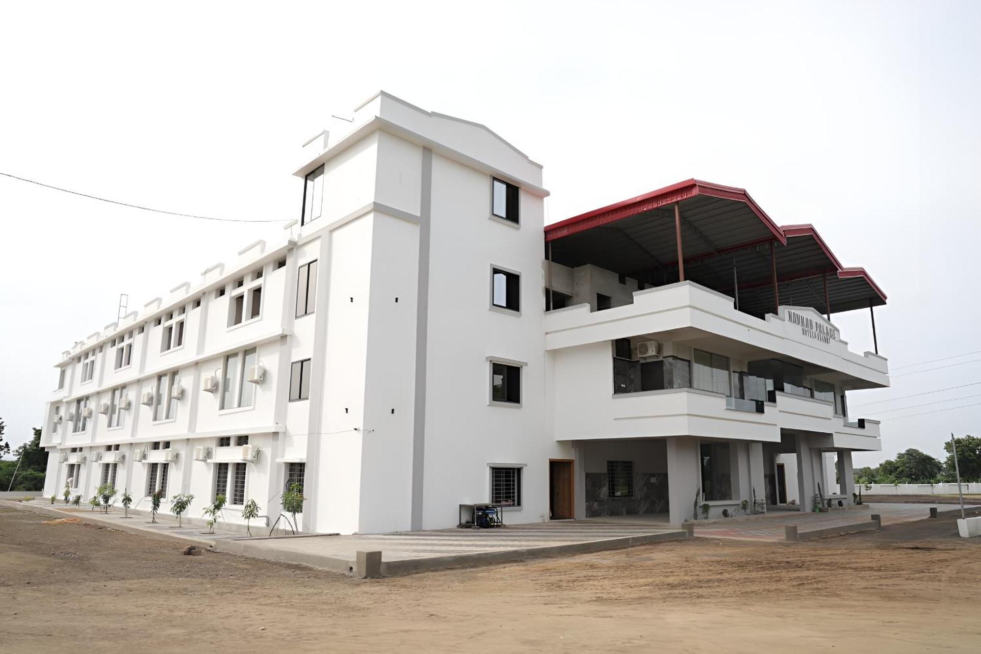 Navkar Palace Hotel & Resort, Sanawad Dış mekan fotoğraf