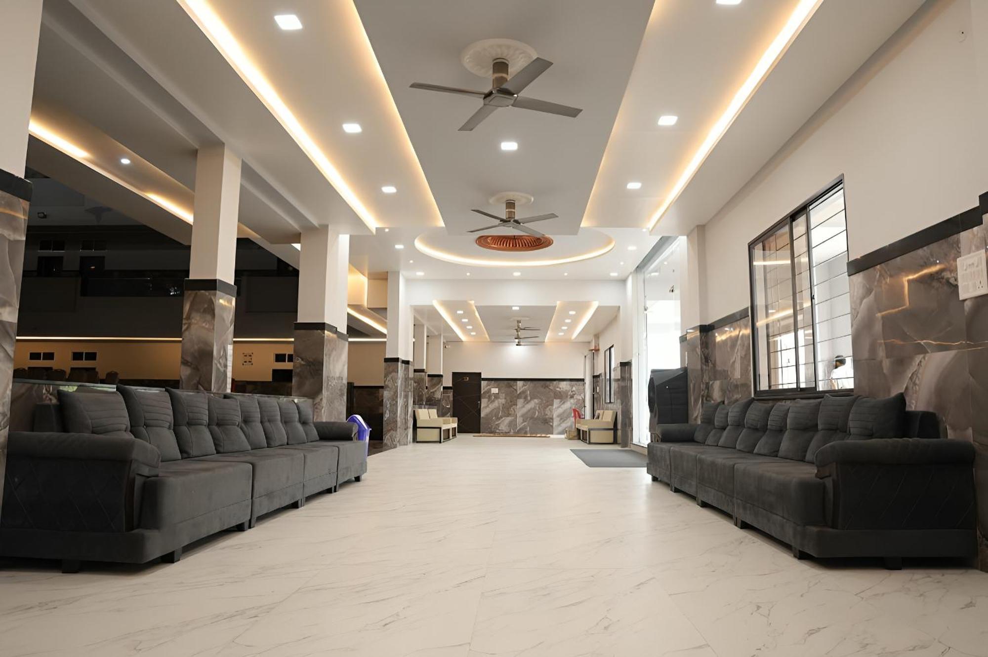 Navkar Palace Hotel & Resort, Sanawad Dış mekan fotoğraf