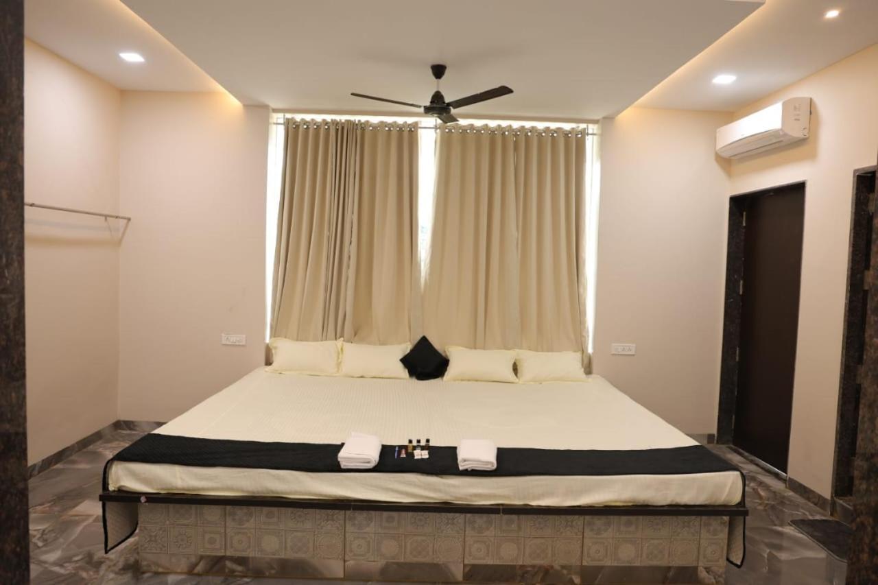 Navkar Palace Hotel & Resort, Sanawad Dış mekan fotoğraf